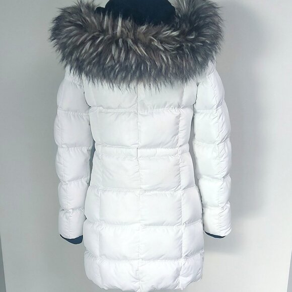DKR Canadian Outdoor Collection White with Black Puffer Coat - Size S - Picture 8 of 15